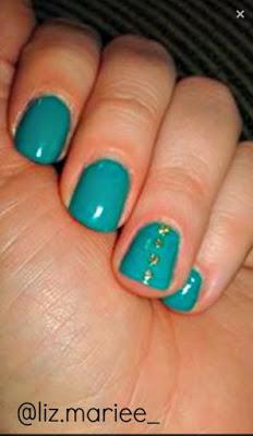 Easy teal and gold manicure