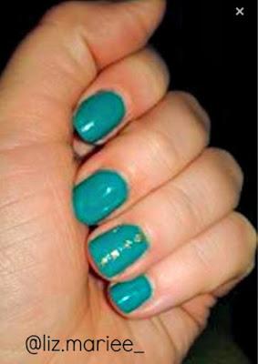 Easy teal and gold manicure