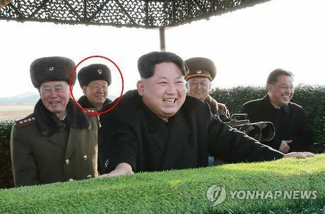 Kim Jong Un observes the test of  an anti-tank weapons system.  Noted is the reappearance of KPA General Political Department Director VMar Hwang Pyong So, who had not attended Kim Jong Un's last three military events (Photo: KCNA-Yonhap)