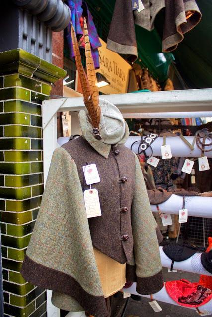 In & Around #London: Portobello Road Market #photoblog