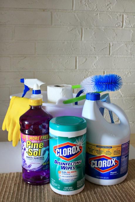 Clean your home the way your mama used to (or at least the way my Cuban mama did). Clean a room in layers, in less than 10 minutes and keep it clean with these cleaning tips and tricks. #LimpiaTotal #ad