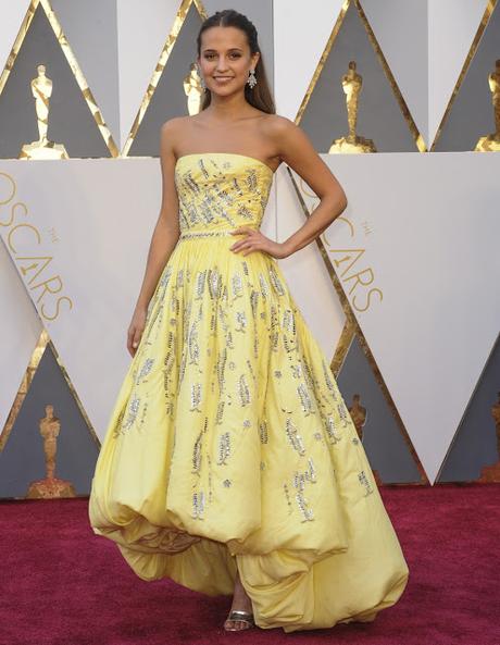 Oscars Frocks 2016 - Arachnophobia, Amputees and the Emperor's New Clothes