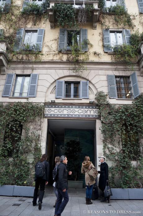 STREET STYLE from the MILAN FASHION WEEK STREET STYLE from the MILAN FASHION WEEK