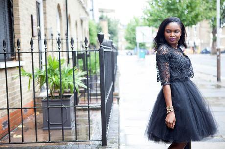 FLAUNTING IN BOLD BLACK