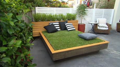 Grass day bed