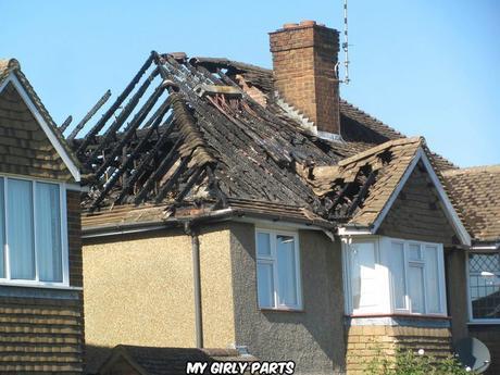 Fire-damaged house in Highfield Road (Chris Reynolds) / CC BY-SA 2.0