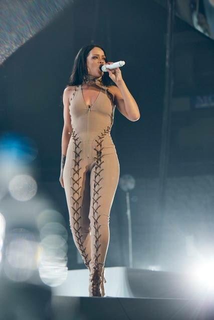 Rihanna Kicks Off “ANTI World Tour” In Jacksonville