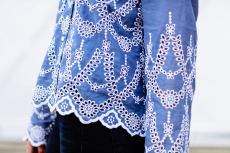 Dallas blogger Amy Havins wears a blue off the shoulder blouse by Kendall & Kylie Jenner. 