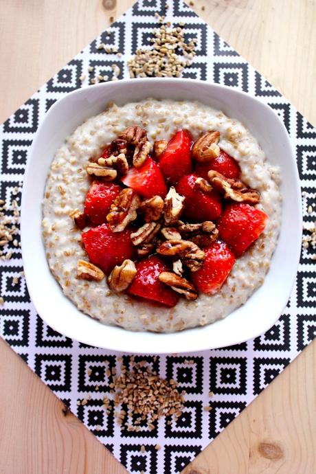 Strawberry Pecan Steel Cut Oatmeal