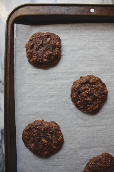 Vanilla Stout Chocolate Oatmeal Cookies