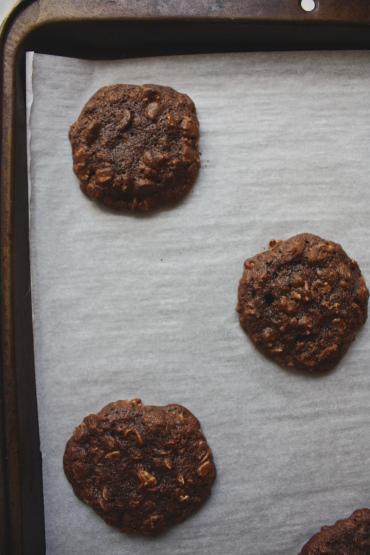 Vanilla Stout Chocolate Oatmeal Cookies