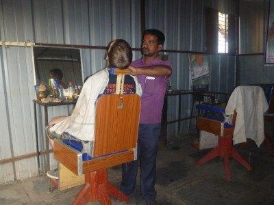 Beardslashing in India: Top 1 Sight in Hampi – Me Getting My Beard Chopped Off Getting my beard chopped off in Hampi, India