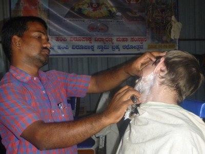 Beardslashing in India: Top 1 Sight in Hampi – Me Getting My Beard Chopped Off Getting my beard chopped off in Hampi, India