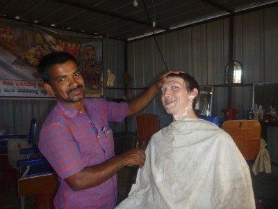 Beardslashing in India: Top 1 Sight in Hampi – Me Getting My Beard Chopped Off Getting my beard chopped off in Hampi, India