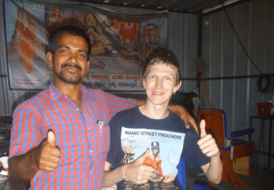 Beardslashing in India: Top 1 Sight in Hampi – Me Getting My Beard Chopped Off Getting my beard trimmed in Hampi India