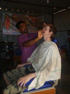 Beardslashing in India: Top 1 Sight in Hampi – Me Getting My Beard Chopped Off Getting my beard chopped off in Hampi, India