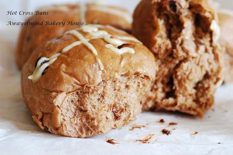 Hot Cross Buns (65C Water Roux / Tangzhong Method)