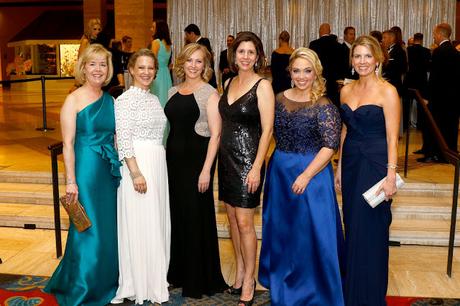 Junior League Embraces To Dallas With Love
