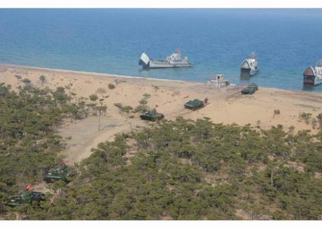 Kim Jong Un Commands and Observes Landing and Anti-Landing Drills (Photo: Rodong Sinmun).