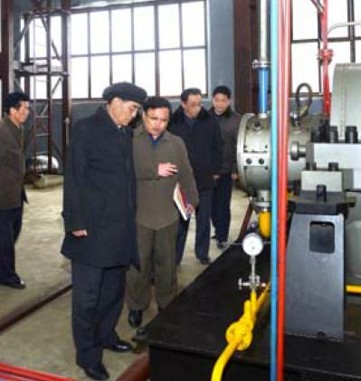 DPRK Premier Visits Factories in Sinu’iju DPRK Premier Pak Pong Ju is briefed at the Ponghwa Chemical Factory in North P'yo'ngan Province (Photo: KCNA).