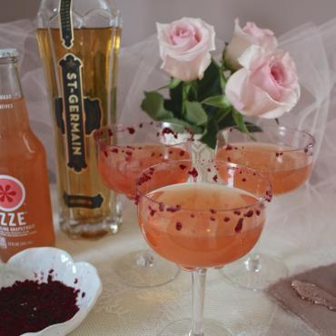 Grapefruit Elderflower Fizz Cocktail Grapefruit Elderflower Fizz Cocktail