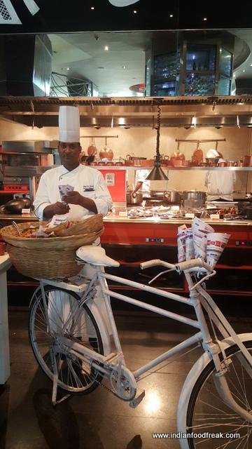 Chef Siraj making Jhal muri