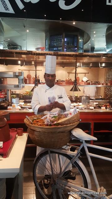 Chef Siraj making Jhal muri