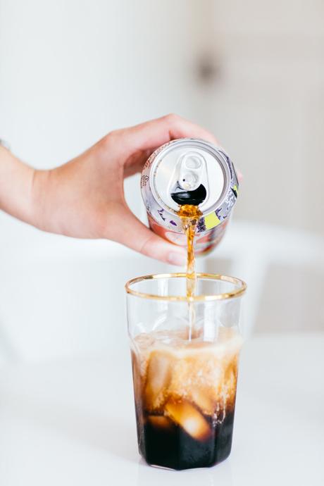 Dallas Blogger Amy Havins of Dallas Wardrobe shares a cocktail recipe with Kahlua.