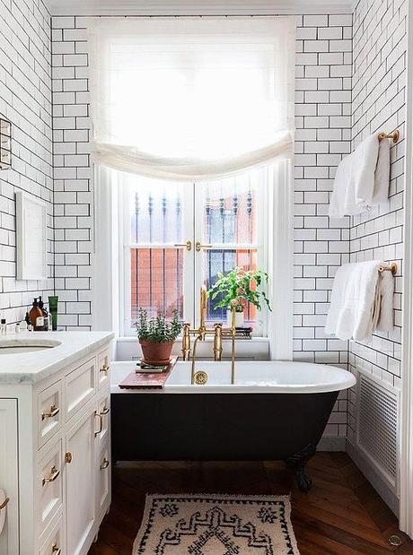 6 Gorgeous Small Bathroom Ideas That Will Have You At Hello!