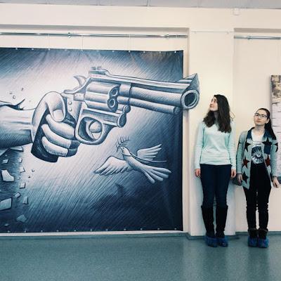 Ben Heine Art Exhibitions in Russia - Бен Хайне Россия - Pencil Vs Camera - Карандаш против камеры 2015 - Ben Heine photos from Fans
