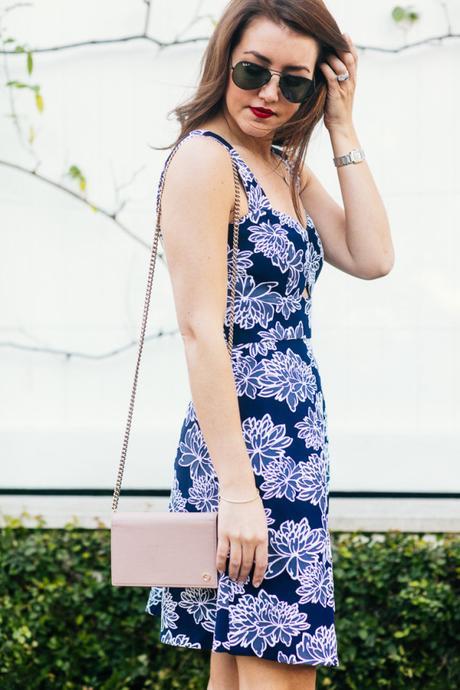 Dallas Blogger Amy Havins wears a navy and white spring shoshanna dress.