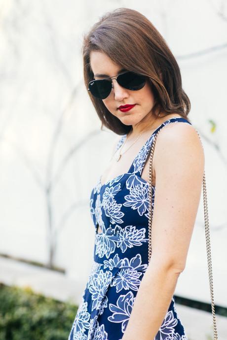 Dallas Blogger Amy Havins wears a navy and white spring shoshanna dress.