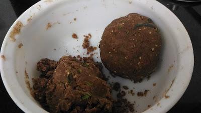 Ragi and Whole Wheat Savory Biscuits with Curry Patta and Sesame Seeds