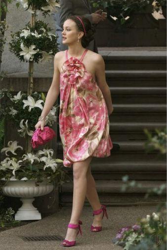 Leighton Meester in Collette Dinnigan dress on the set of Gossip Girl. Photo from Pinterest.