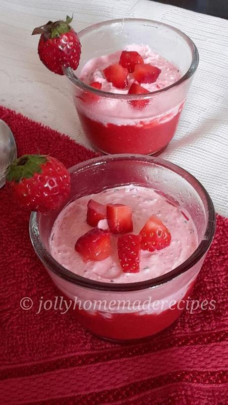 Eggless Strawberry Mousse Recipe, How to make Quick Strawberry Mousse