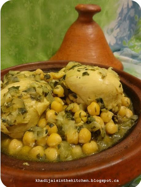 TAJINE AU POULET ET AUX POIS CHICHES / CHICKEN TAGINE WITH CHICKPEAS / TAJINE DE POLLO CON GARBANZOS / طاجين الدجاج و الحمص