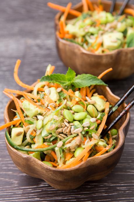 This-cucumber-carrot-noodle-Thai-salad-will-knock-your-socks-off-vegan-+-gluten-free-3