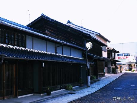物資の集積地として大いに栄えた中津川宿 / Nakatsugawa-juku, a former post town and a trade center.