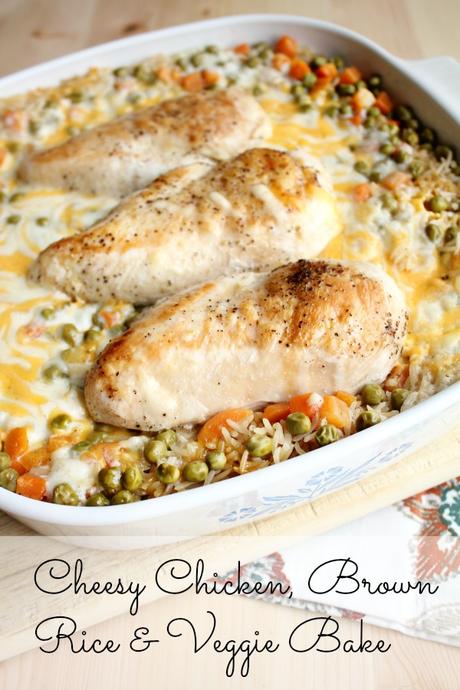 Looking for a healthier twist to a classic dish? Try this cheesy chicken with brown rice and veggie bake tonight! It's so delicious, kid-friendly and a little healthier than a traditional cheesy chicken casserole #MyNutrishDish #ad