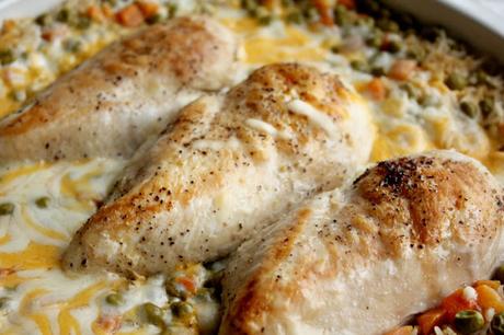 Cheesy Chicken, Brown Rice & Veggie Bake