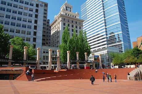 Photo by LWYang from USA (Pioneer Courthouse Square) [CC BY 2.0 (http://creativecommons.org/licenses/by/2.0)], via Wikimedia Commons