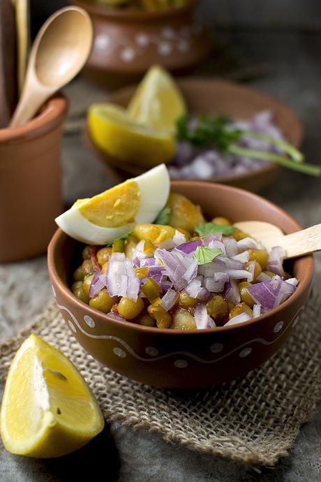 Bengali Street food with Dried Peas