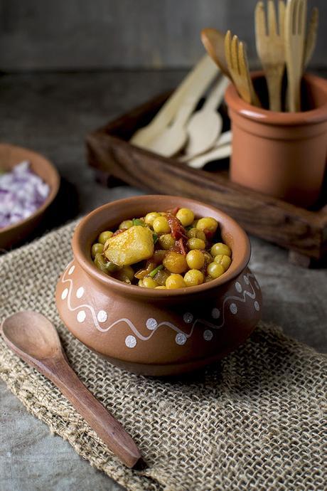 Bengali Street food with Dried Peas