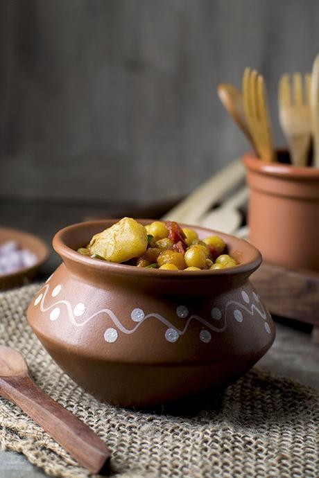 Bengali Street food with Dried Peas