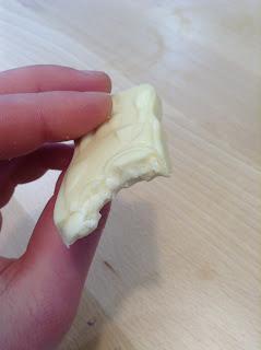 Nestle Milkybar Milk & Crunchy