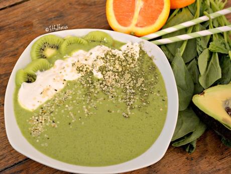 Green Smoothies – 3 Ways: Orange Matcha Smoothie Bowl