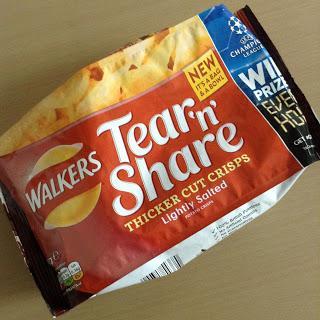 Walkers tear n share lightly salted crisps 