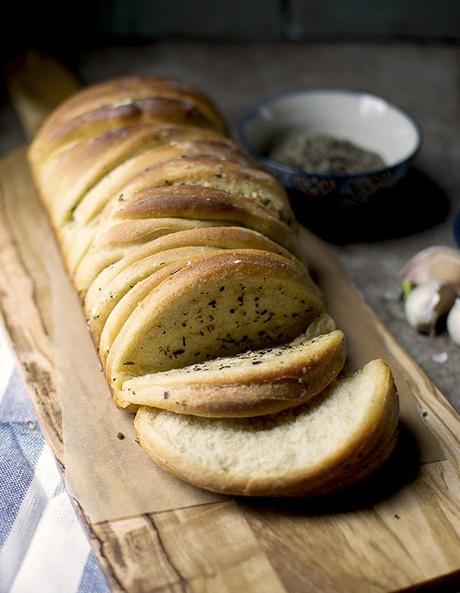 Pull apart Bread with Garlic Butter