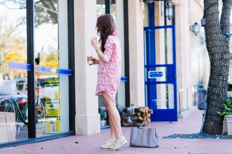 Dallas Blogger Amy Havins wears a Frank & Eileen shirtdress at Royal Blue Grocery.