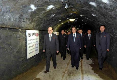 Senior DPRK officials tour the Kunja-ri Revolutionary Site in So'ngch'o'n, South P'yo'ngan Province (Photo: KCNA).